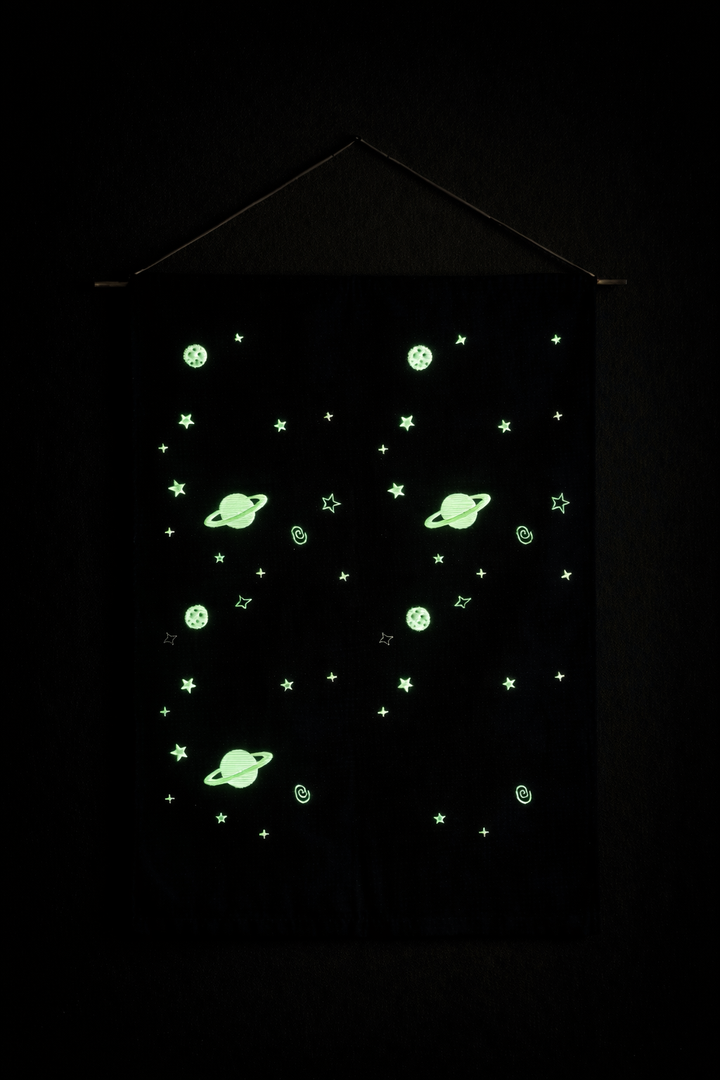 ASTRAL DAWN-Glow in the Dark Wand Canvas Dekor